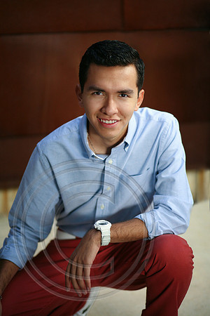 Senior portrait at the pearl